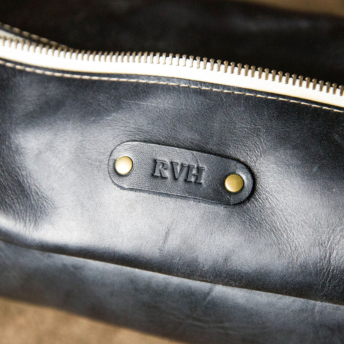 The Dopp Bag - Personalized Brown Fine Leather Shave Toiletry Bag Travel Bag With Zipper - Holtz Leather