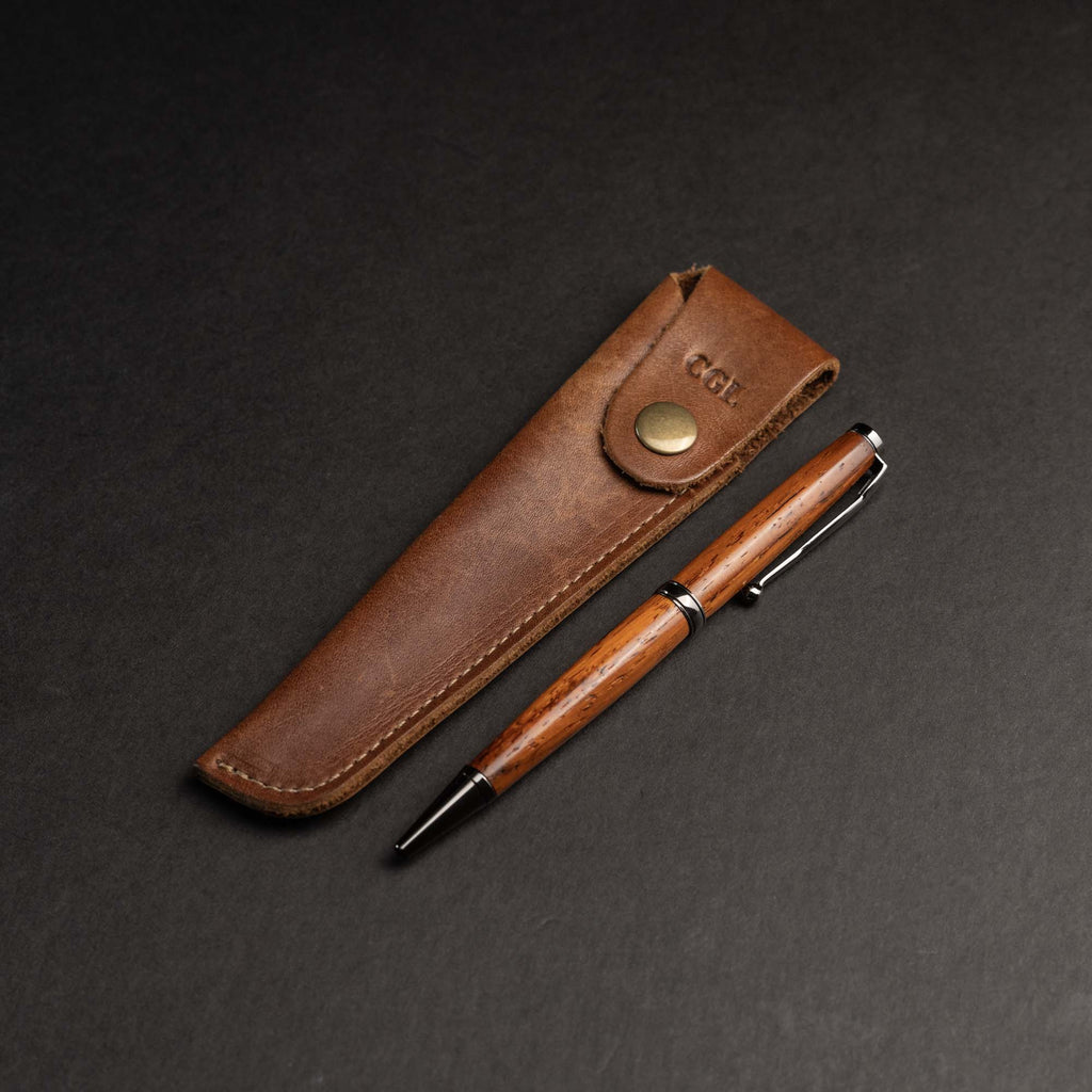 筆記具 OLD COACH pen holder leather Hand-Turned Rose Wood Comfort Style Pen + Pen Sleeve - Holtz Leather