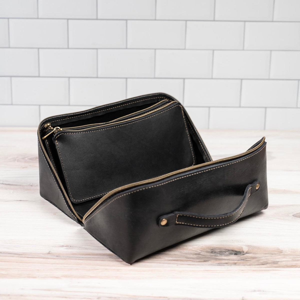 No. 307 Porter Dopp Kit – Full Grain Leather Toiletry Bag - Holtz Leather