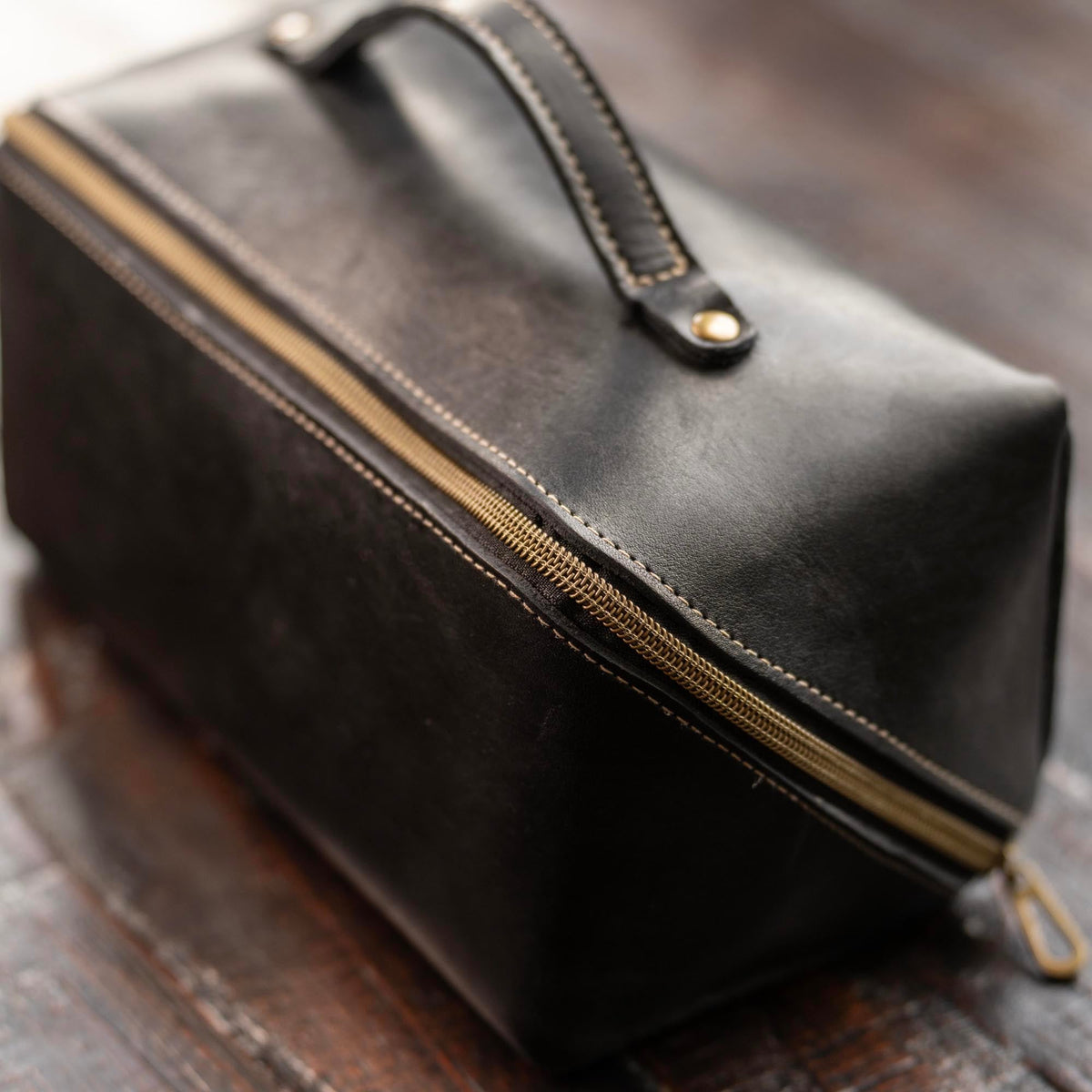 No. 307 Porter Dopp Kit – Full Grain Leather Toiletry Bag - Holtz Leather