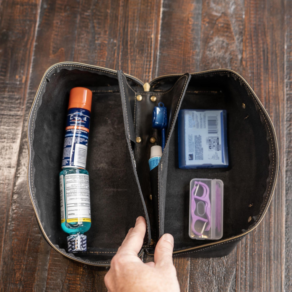 No. 307 Porter Dopp Kit – Full Grain Leather Toiletry Bag - Holtz Leather