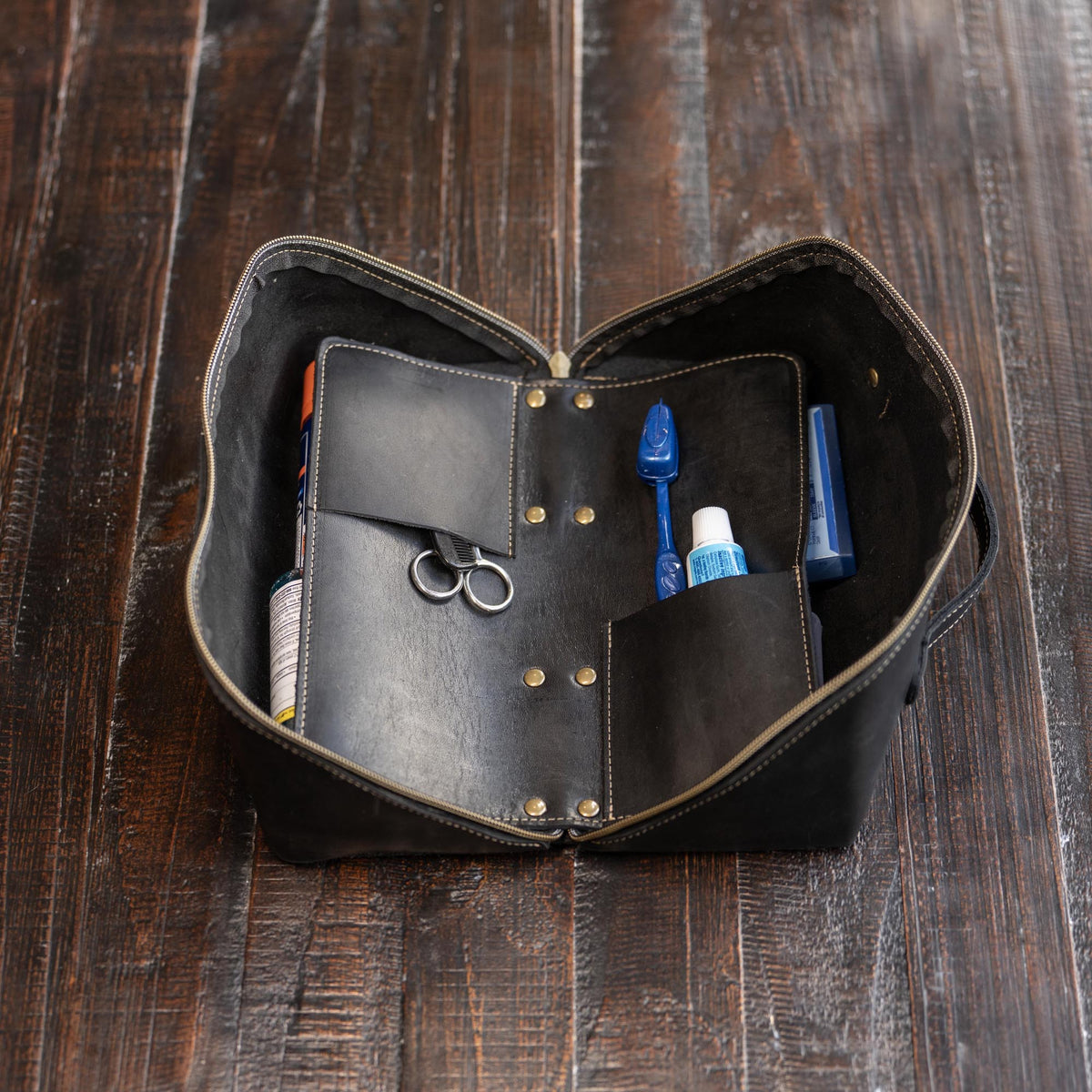 No. 307 Porter Dopp Kit – Full Grain Leather Toiletry Bag - Holtz Leather