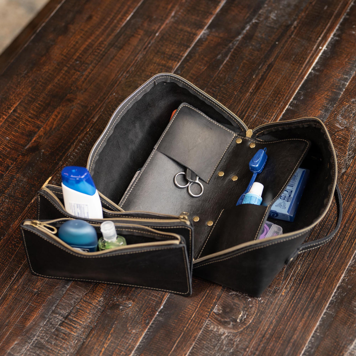 No. 307 Porter Dopp Kit – Full Grain Leather Toiletry Bag - Holtz Leather