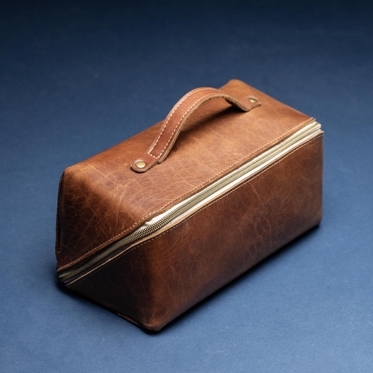 No. 307 Porter Dopp Kit – Full Grain Leather Toiletry Bag - Holtz Leather