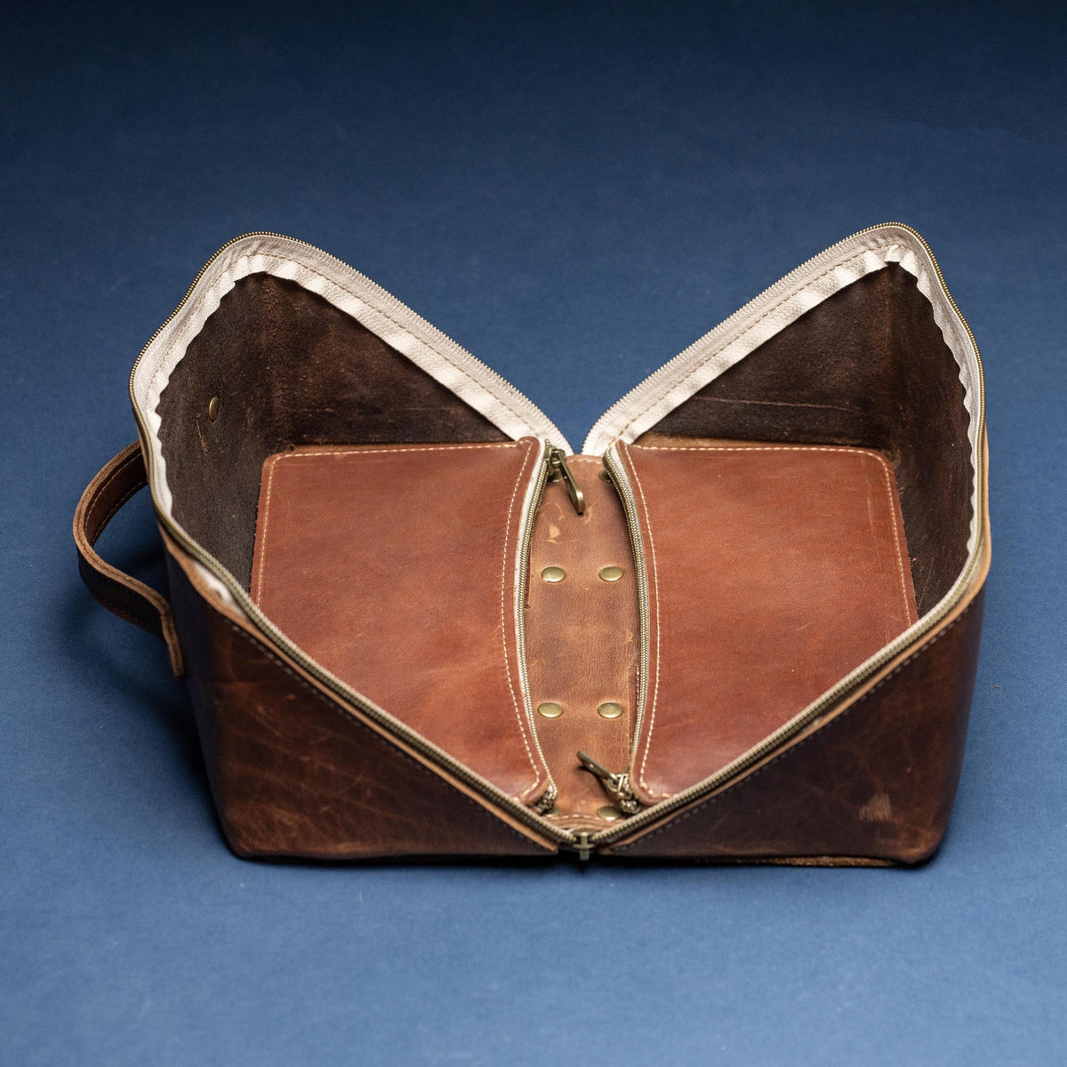 No. 307 Porter Dopp Kit – Full Grain Leather Toiletry Bag - Holtz Leather