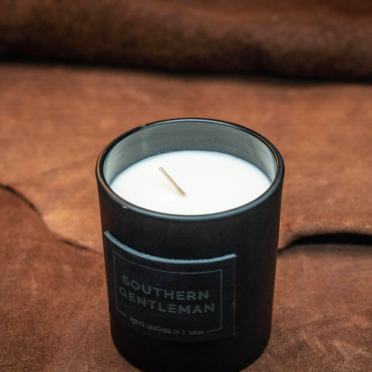 Southern Gentleman - Smolder Luxe Masculine Scented Leather Patch Candle - Holtz Leather