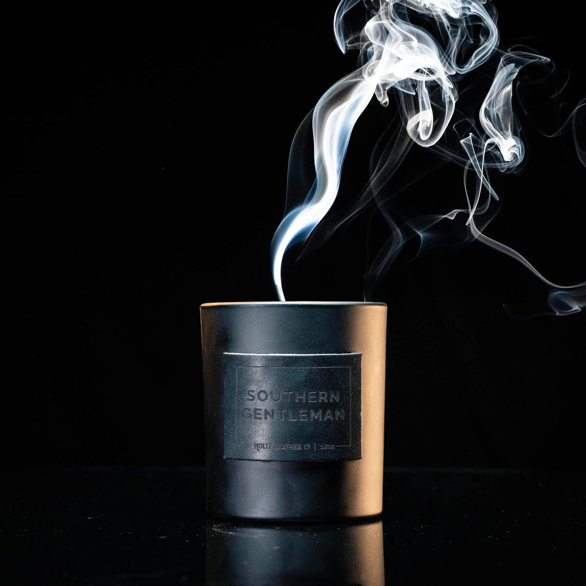 Southern Gentleman - Smolder Luxe Masculine Scented Leather Patch Candle - Holtz Leather
