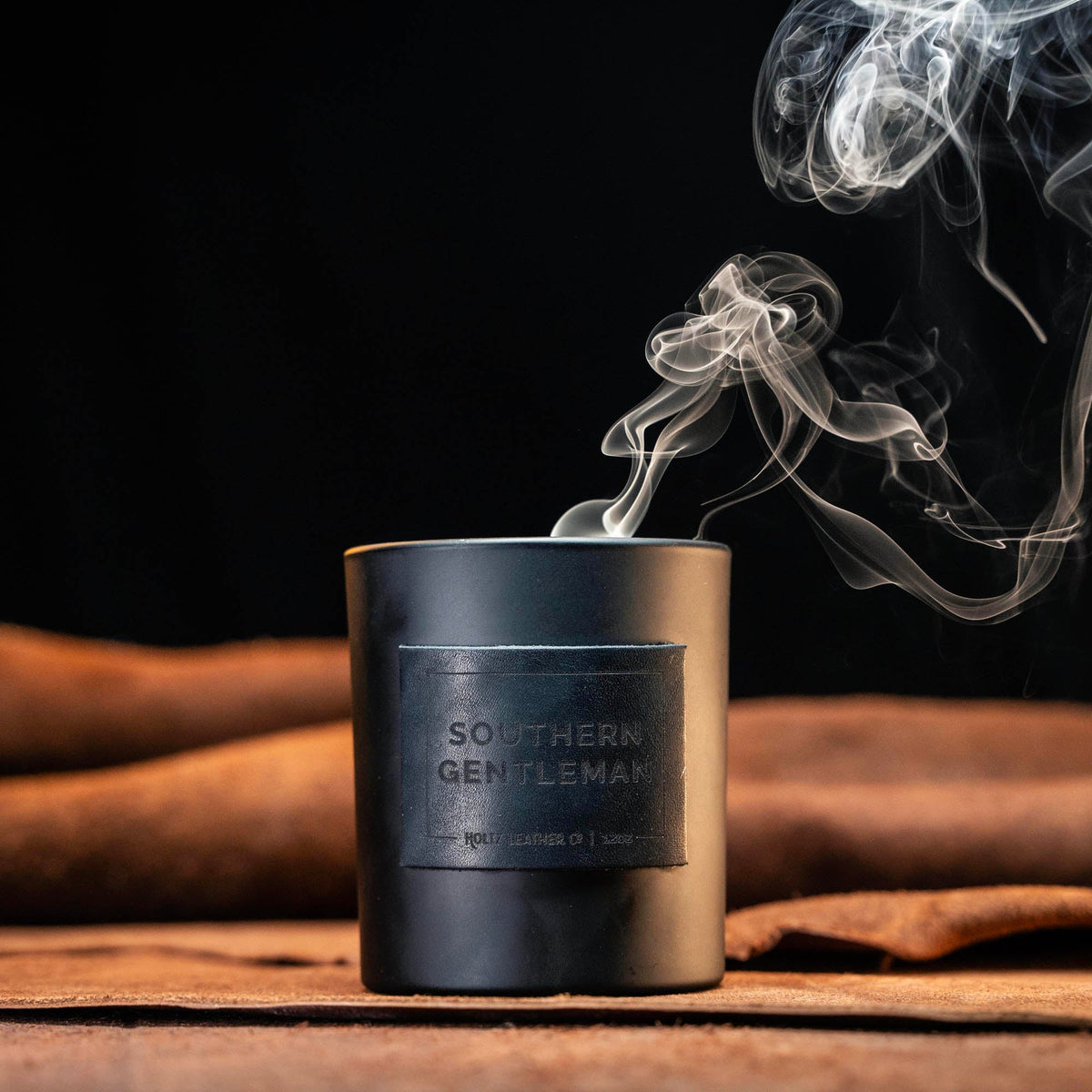 Southern Gentleman - Smolder Luxe Masculine Scented Leather Patch Candle - Holtz Leather