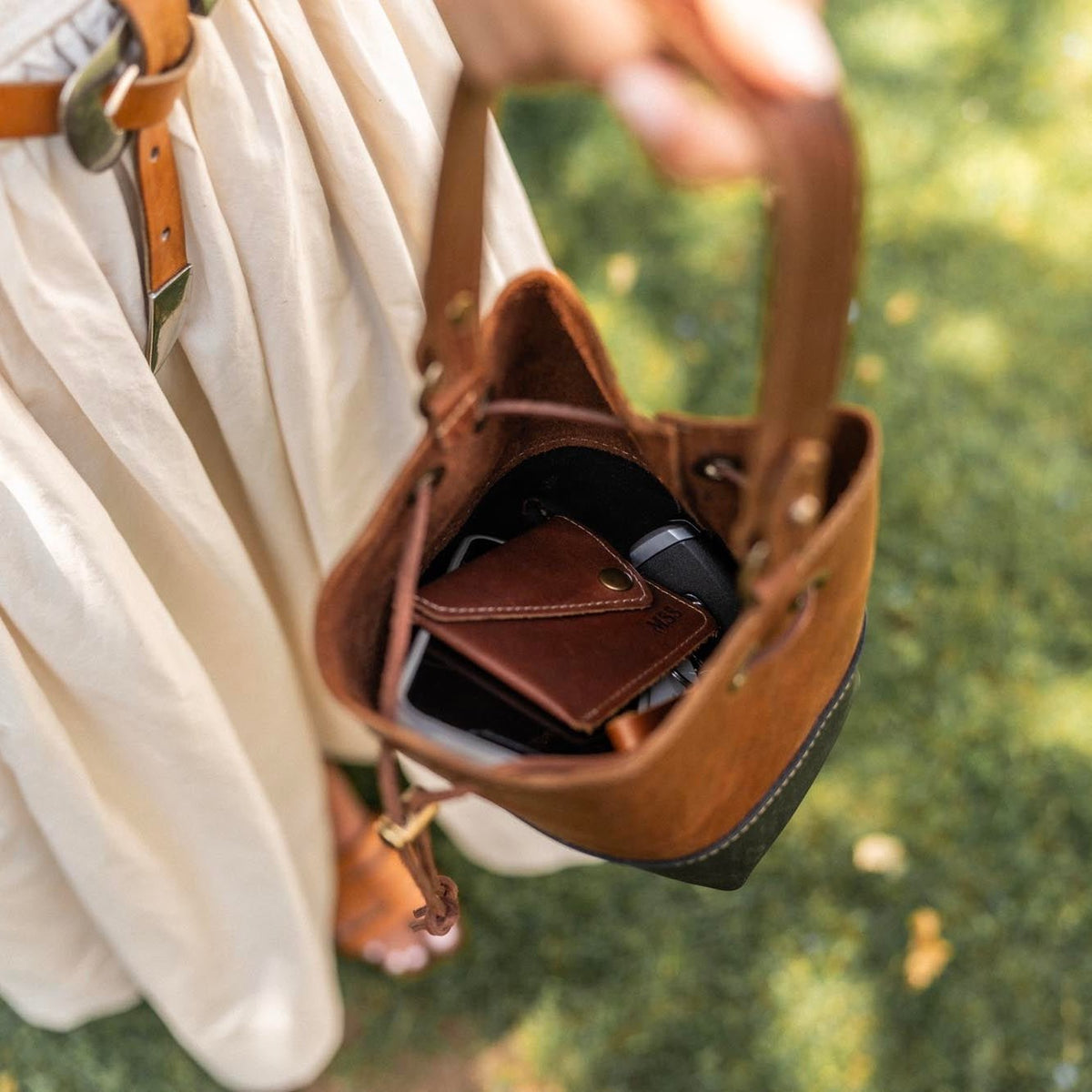 The Abigail Fine Leather Bucket Bag Purse - Holtz Leather