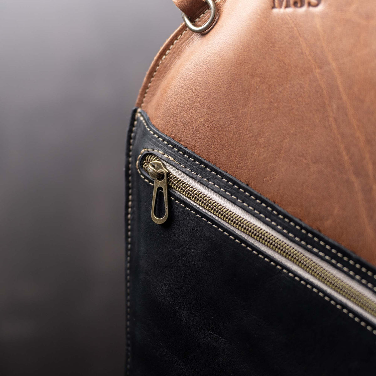 The Avery Personalized Leather Pickleball Sleeve Cover - Holtz Leather