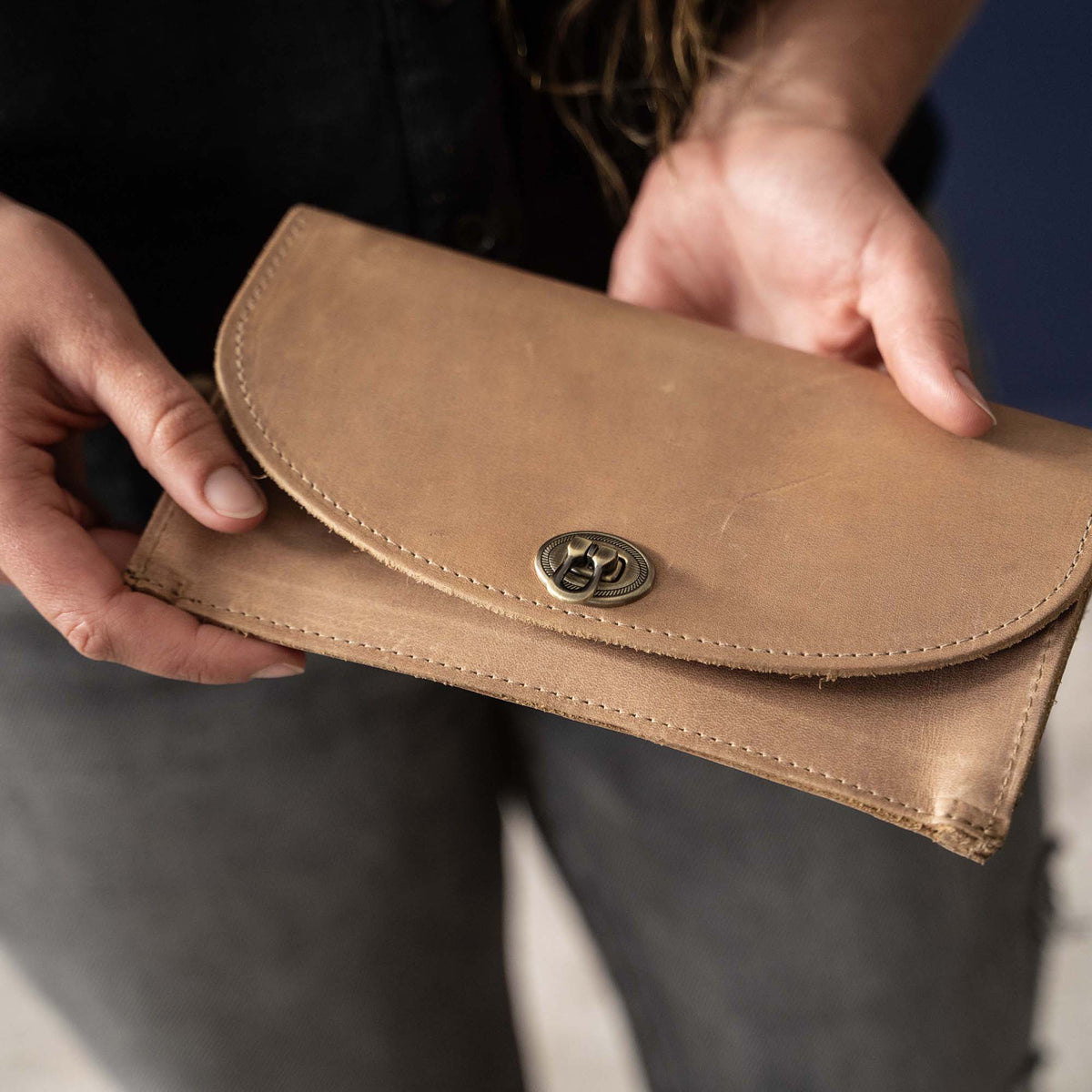 The Betty Jean Women’s Fine Leather Envelope Clutch Pocketbook Wallet - Holtz Leather