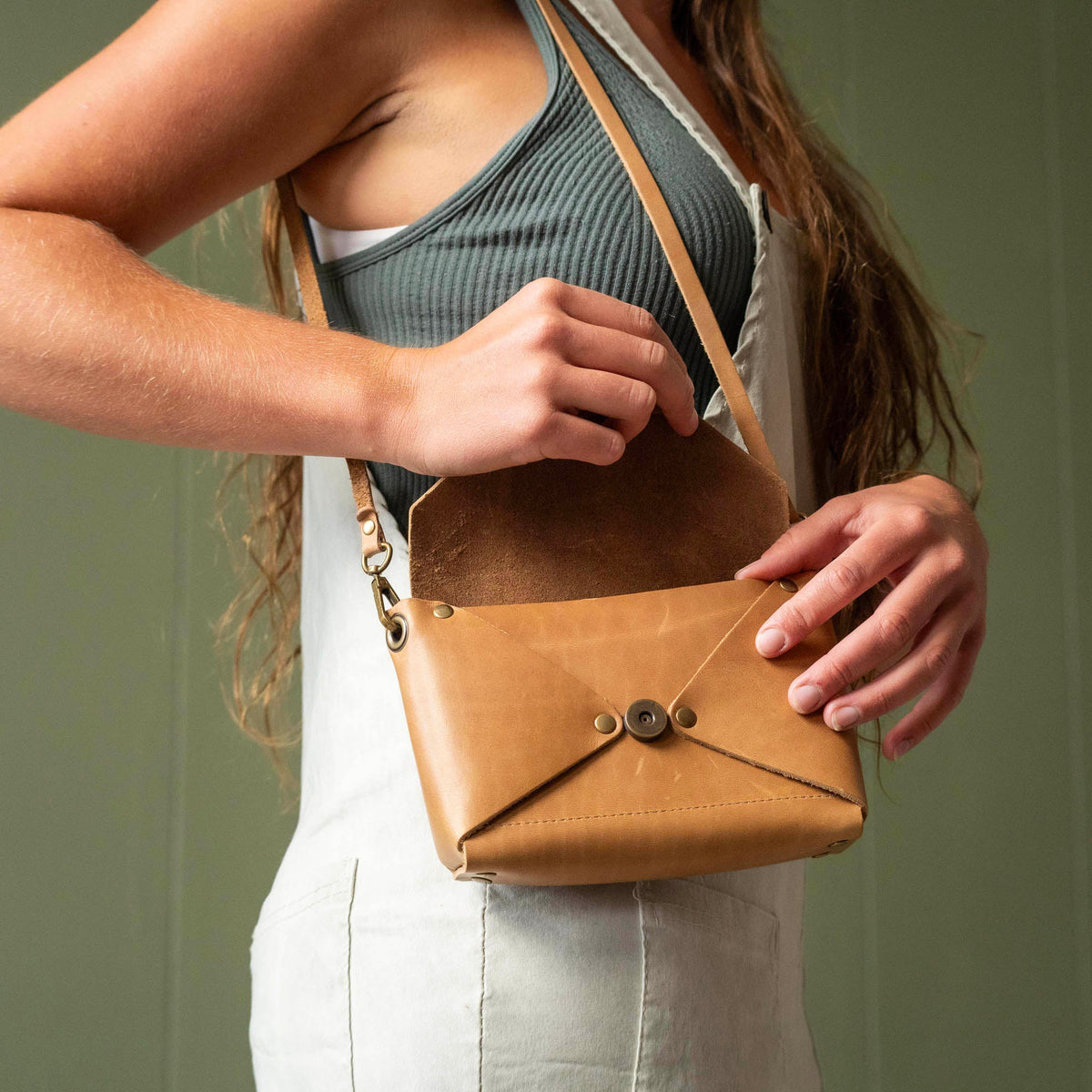 The Cecilia 2.0 - Fine Leather Envelope Purse with Adjustable 3 in 1 Strap - Holtz Leather