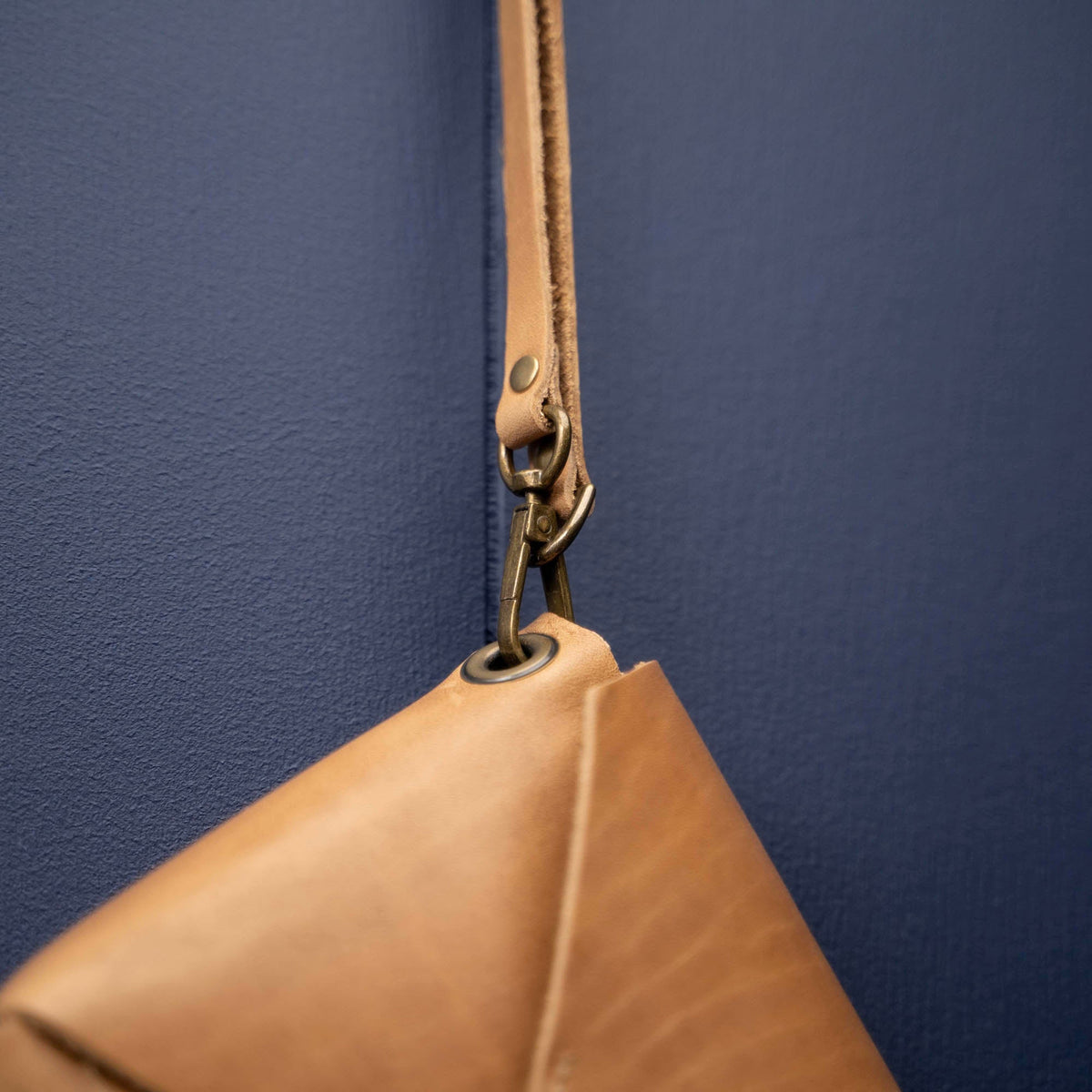 The Cecilia 2.0 - Fine Leather Envelope Purse with Adjustable 3 in 1 Strap - Holtz Leather