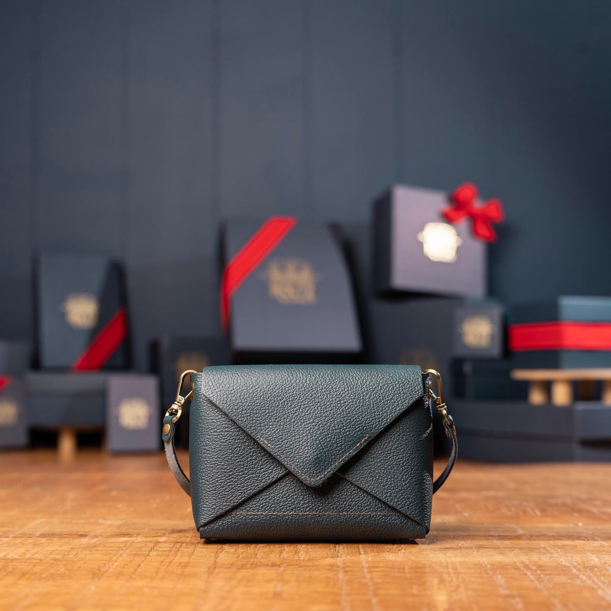 The Cecilia 2.0 - Fine Leather Envelope Purse with Adjustable 3 in 1 Strap - Holtz Leather