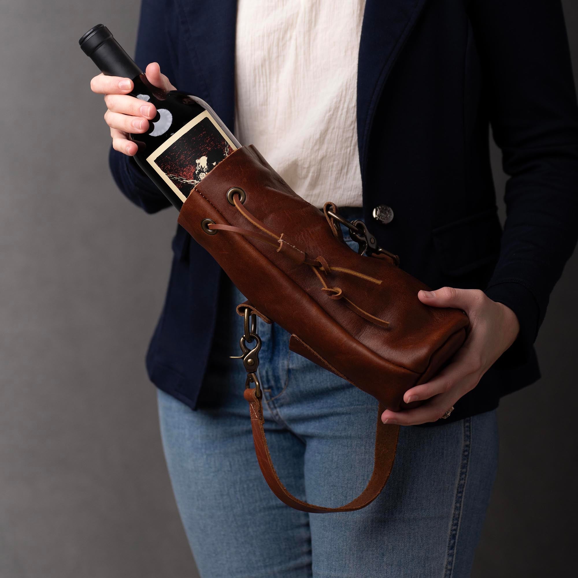 The Muscadine Personalized Fine Leather Wine Tote Wine Bottle Carrier Bag - Holtz Leather