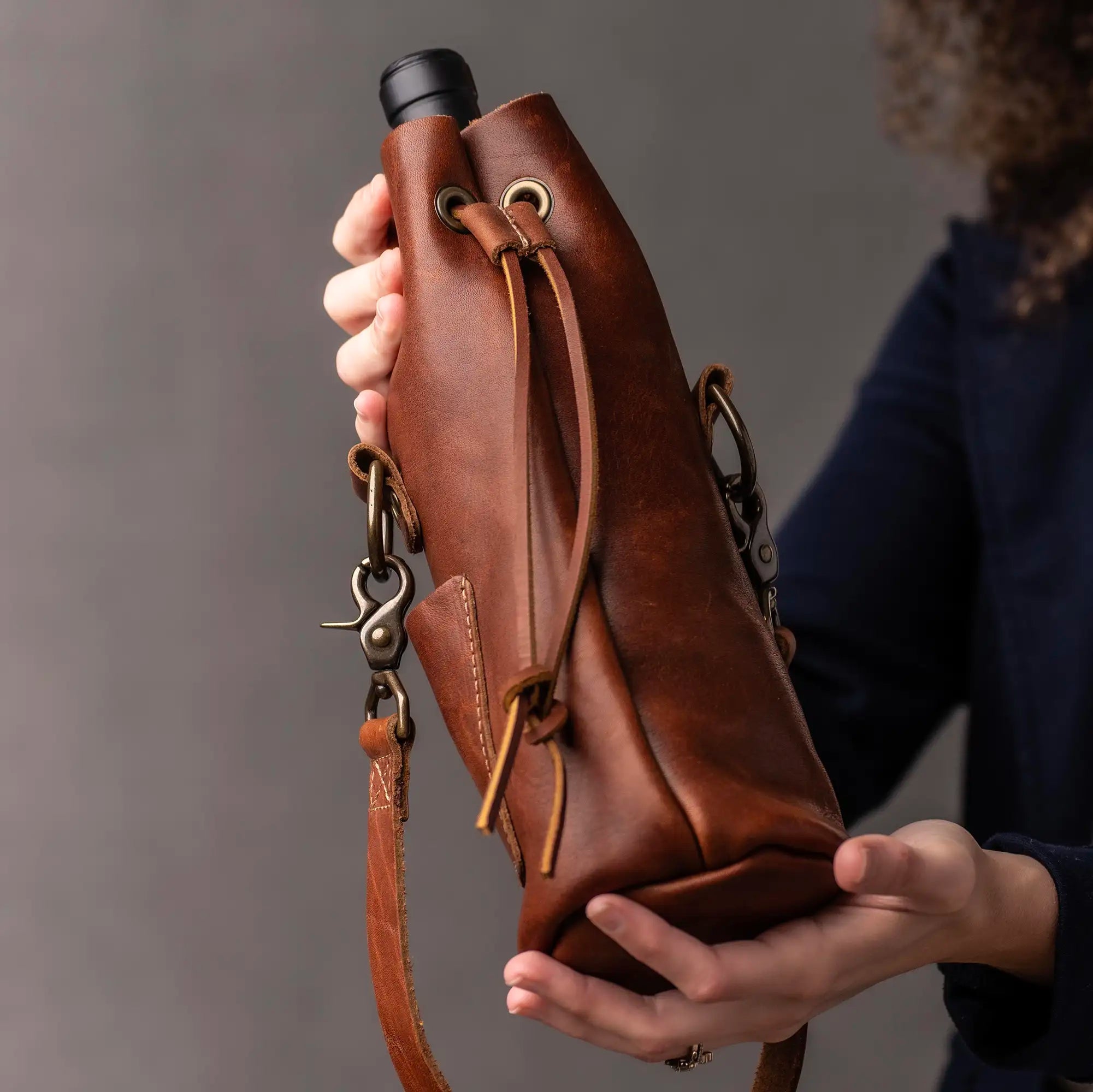Personalized Leather Wine Tote Wine Bottle Carrier Bag Bottle Stopper, Brownat Holtz Leather