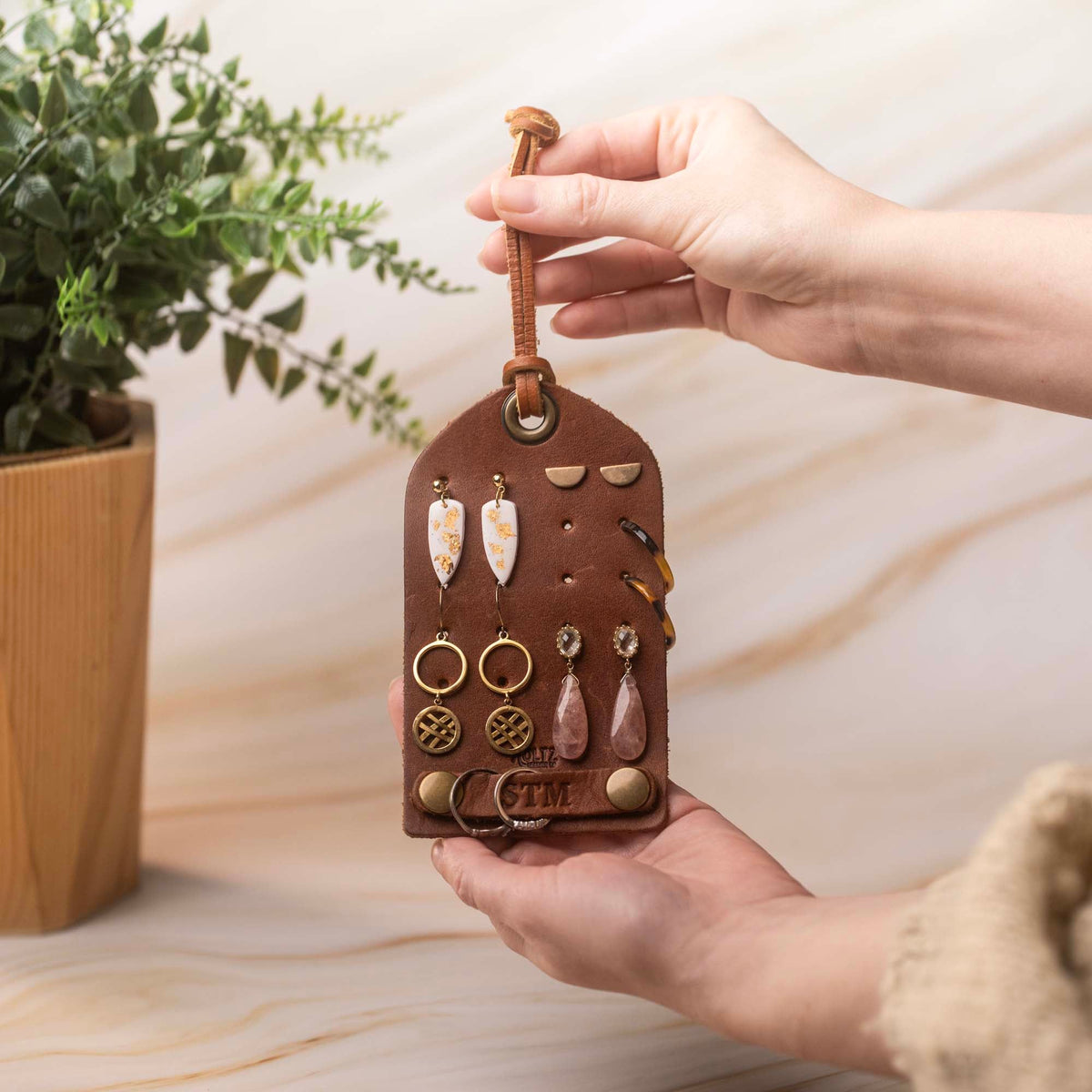 The Pearl Full Grain Leather Earring and Ring Holder - Holtz Leather