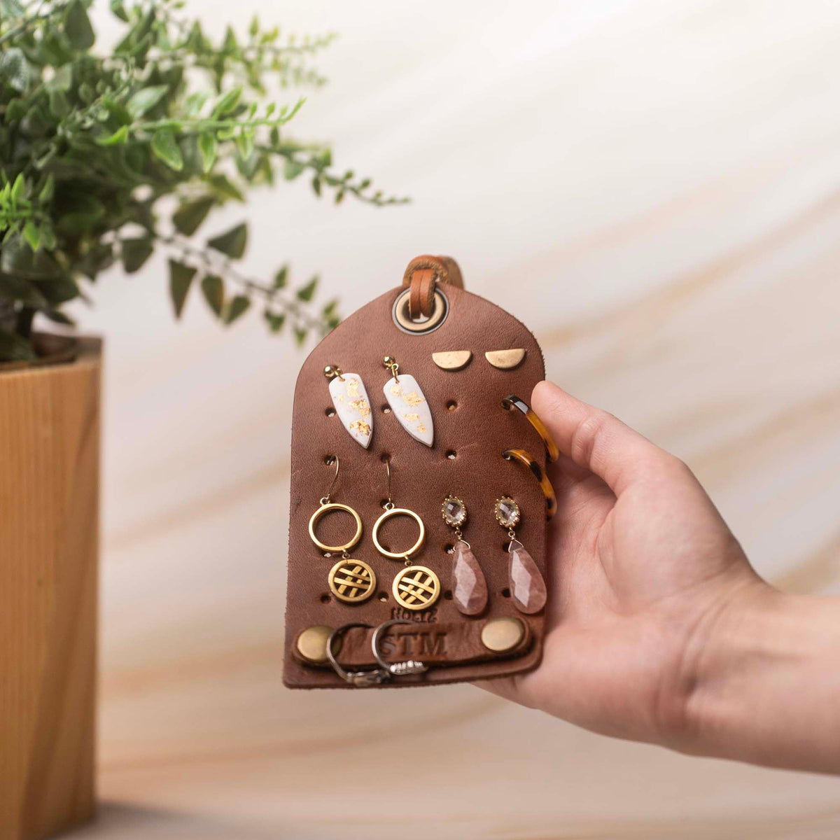 The Pearl Full Grain Leather Earring and Ring Holder - Holtz Leather