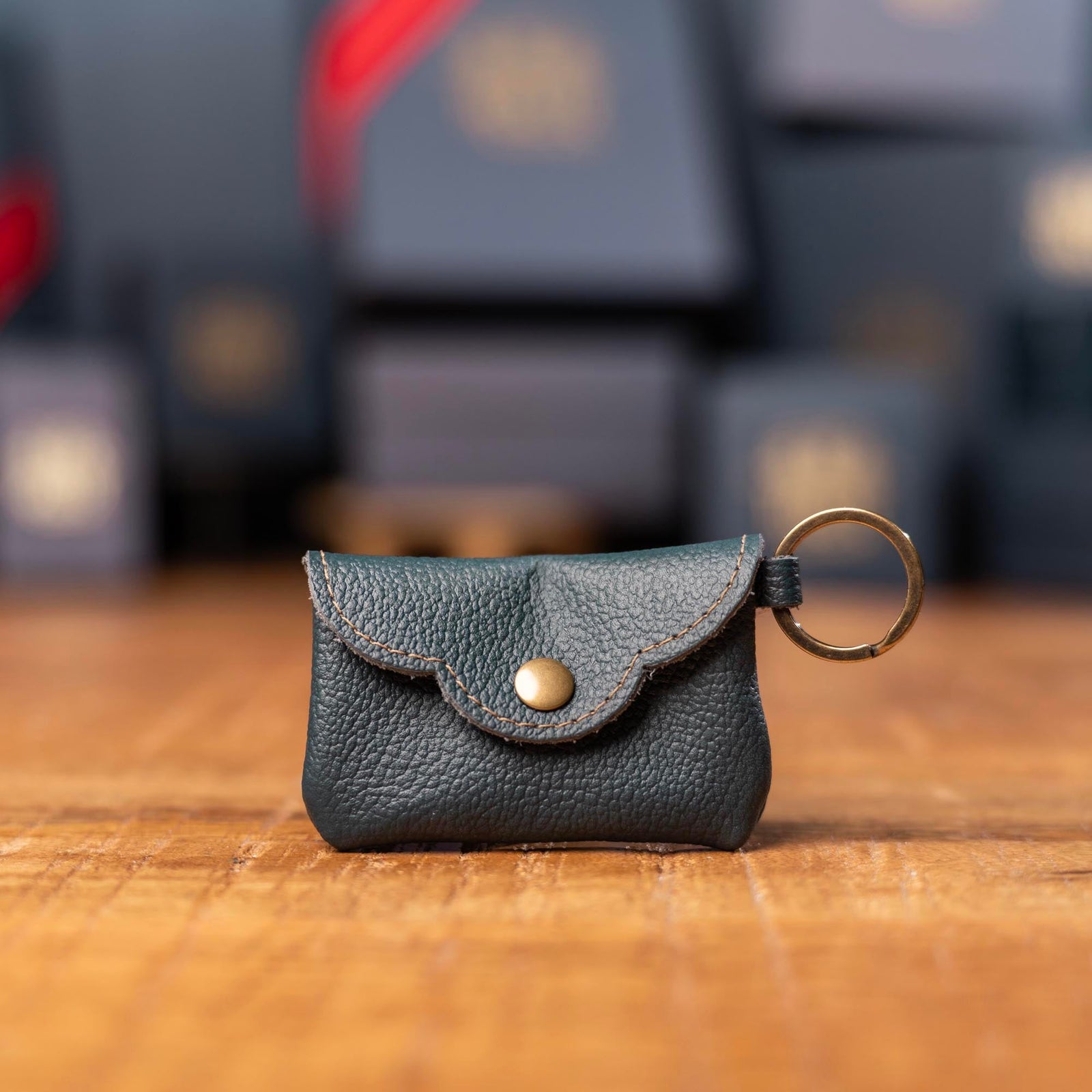 The Rosie Personalized Fine Leather Scallop Keychain Wallet - Holtz Leather