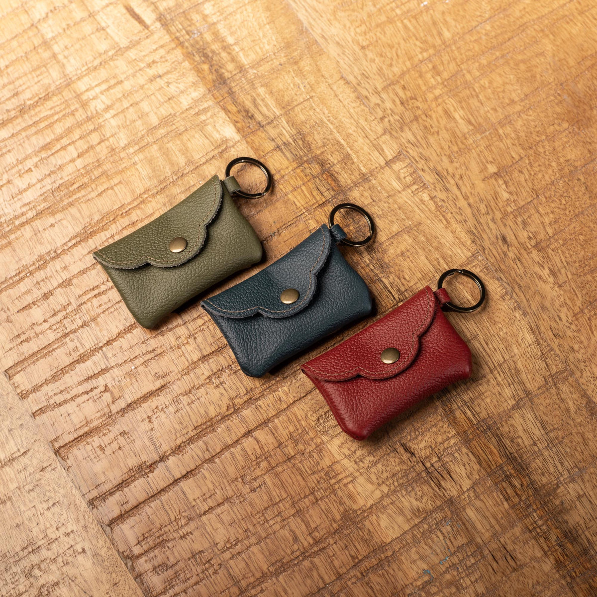 The Rosie Personalized Fine Leather Scallop Keychain Wallet - Holtz Leather