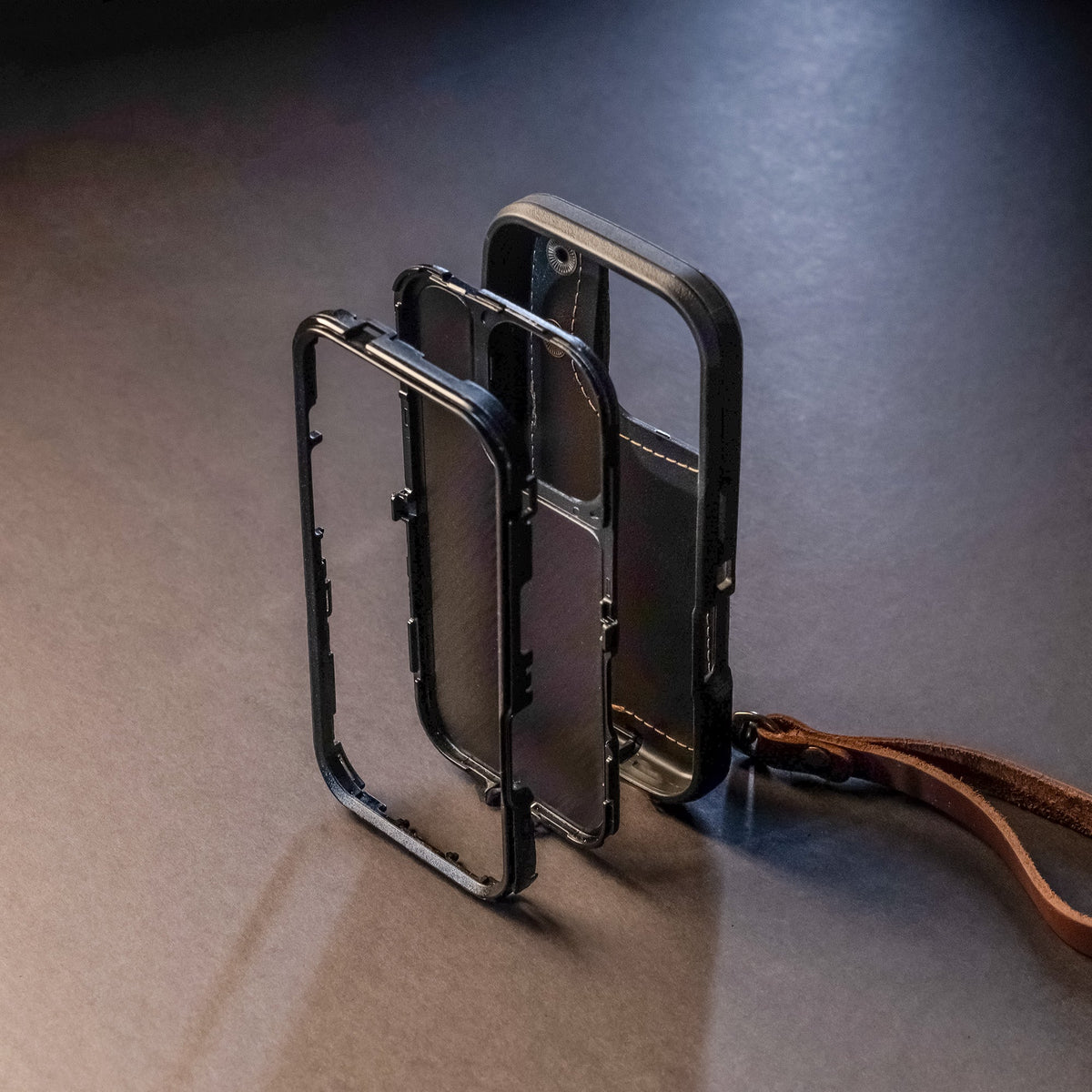 The SWITCH 4 - IN - 1 Leather Phone Case - WALLET, KICKSTAND & LOOP for iPhone® - Holtz Leather