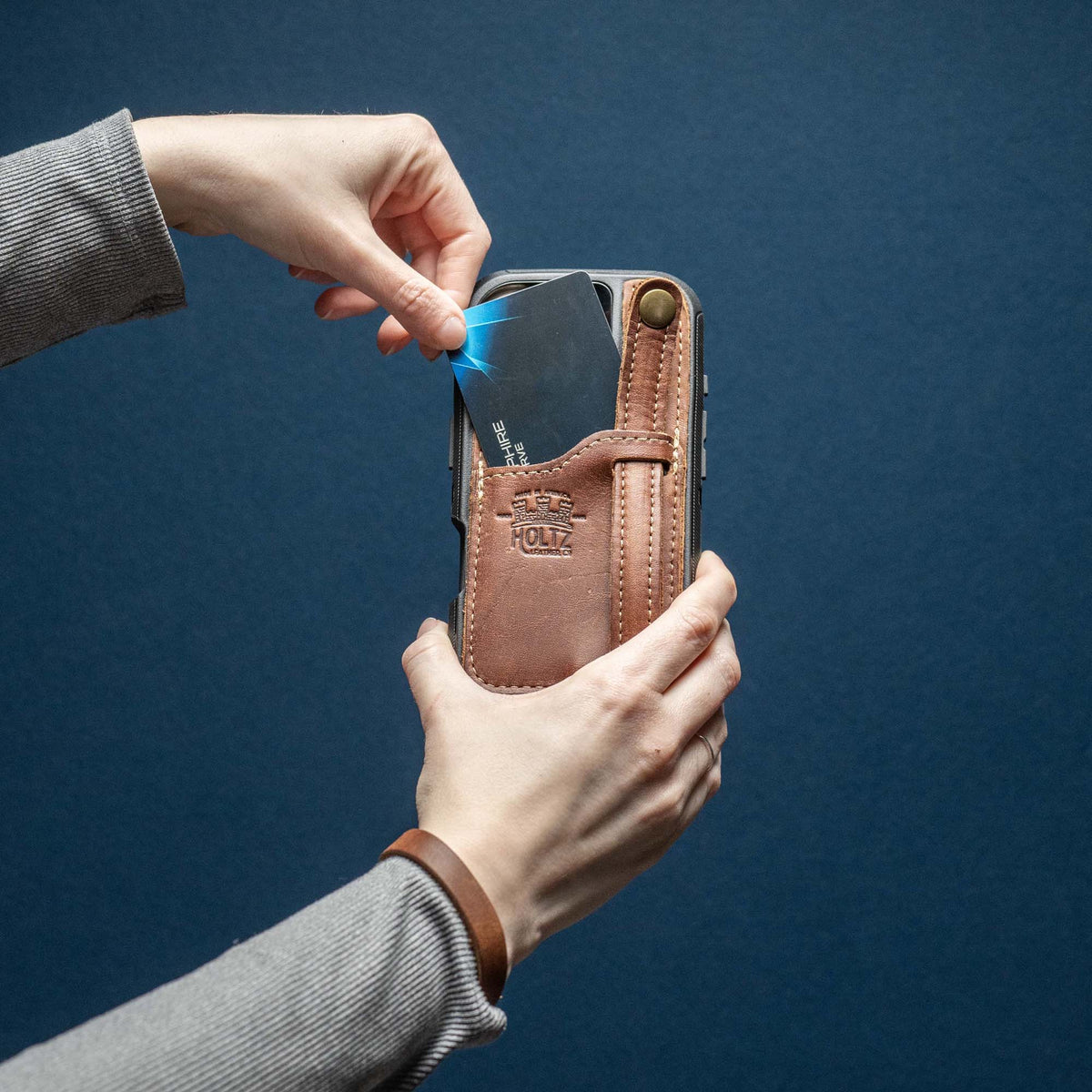 The SWITCH 4 - IN - 1 Leather Phone Case - WALLET, KICKSTAND & LOOP for iPhone® - Holtz Leather