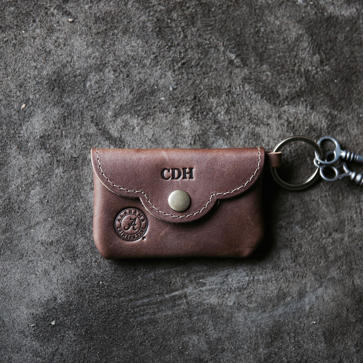 Fine leather scallop keychain wallet with personalized initials and Alabama Crimson Tide logo