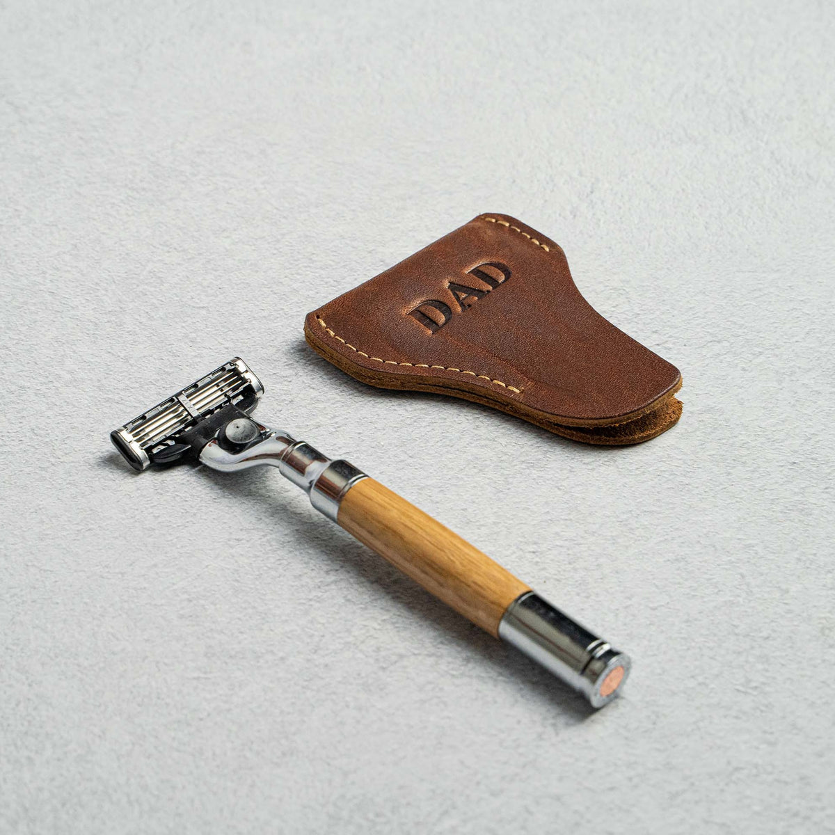 The 1841 Personalized Tennessee Whiskey Barrel Mach3 Razor &amp; Sheath Cover