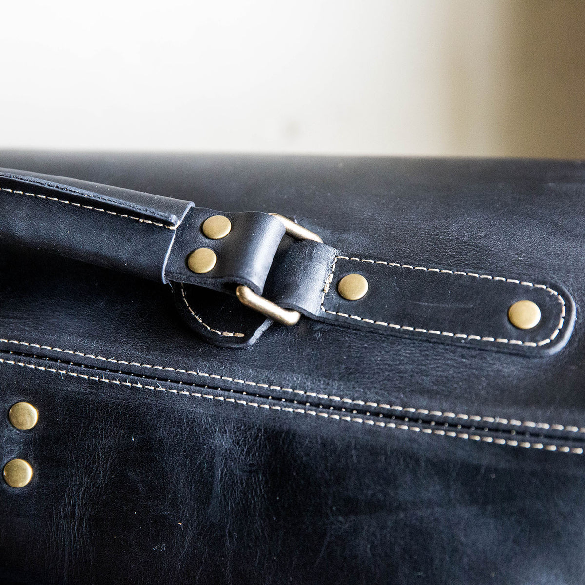 The No. 1860 EXPRESS - Fine Leather Messenger Bag &amp; Mens Briefcase