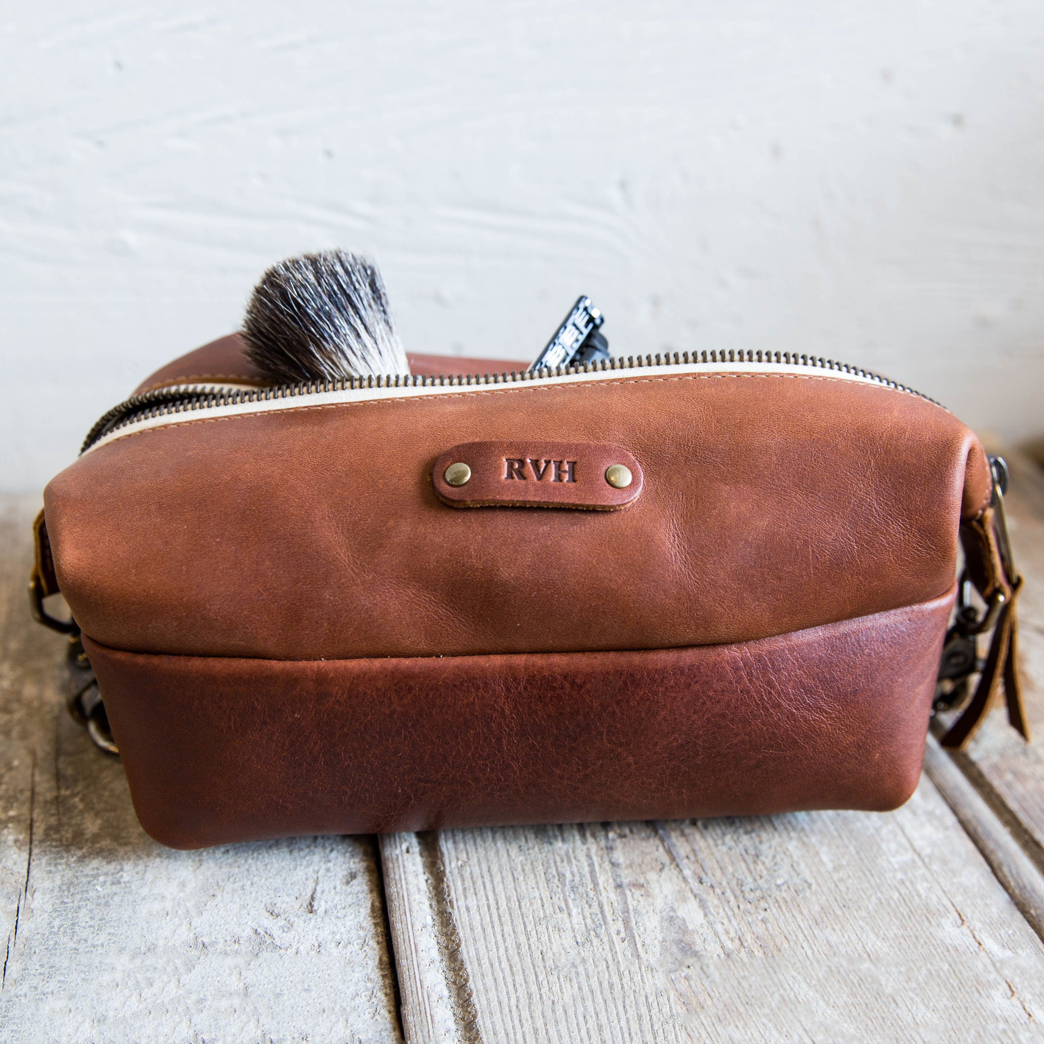 Personalized Leather Dopp Kit Bag - Fine Leather - Made in USA - Holtz ...