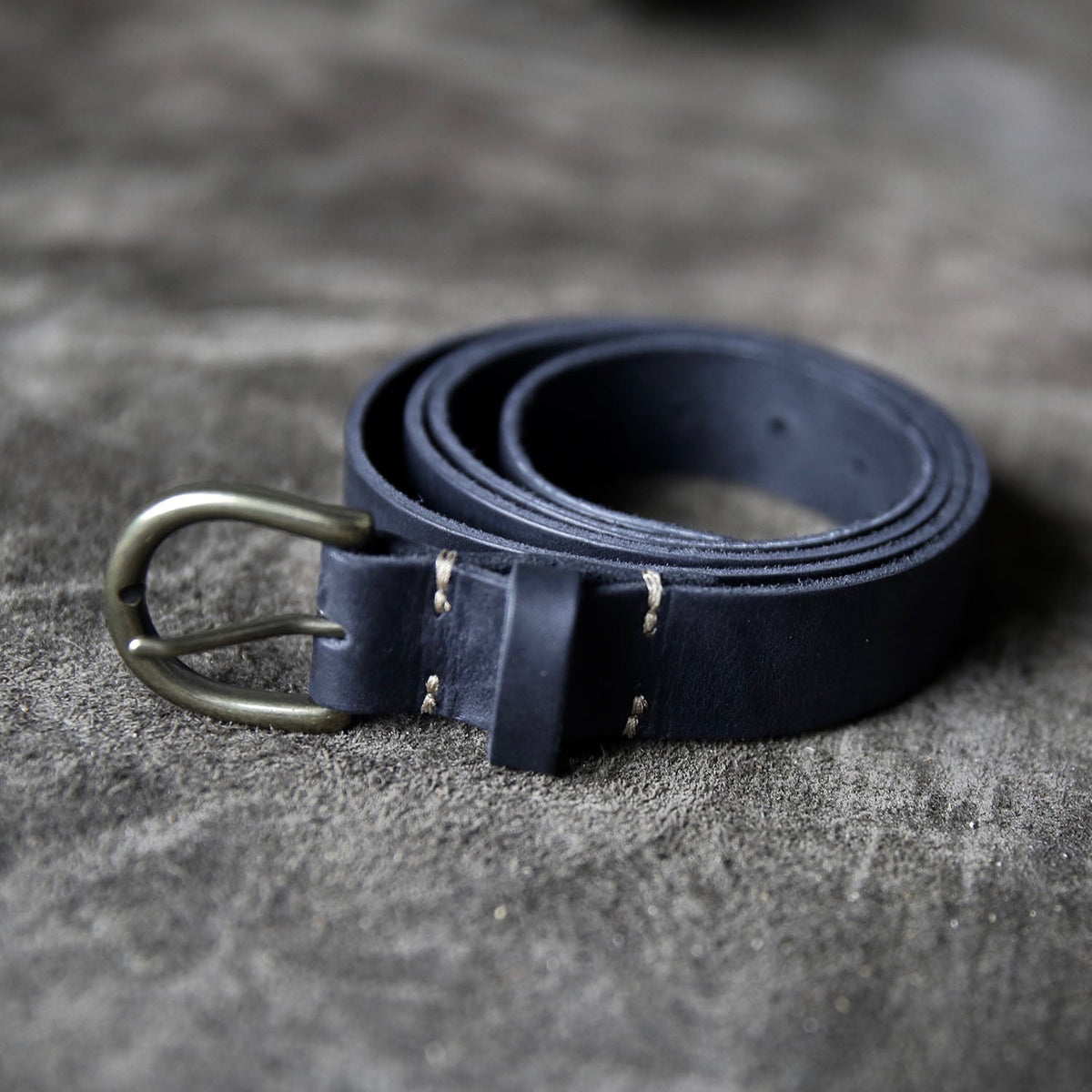 Fine Leather Womens Belt – Rounded Brass Buckle - Holtz Leather