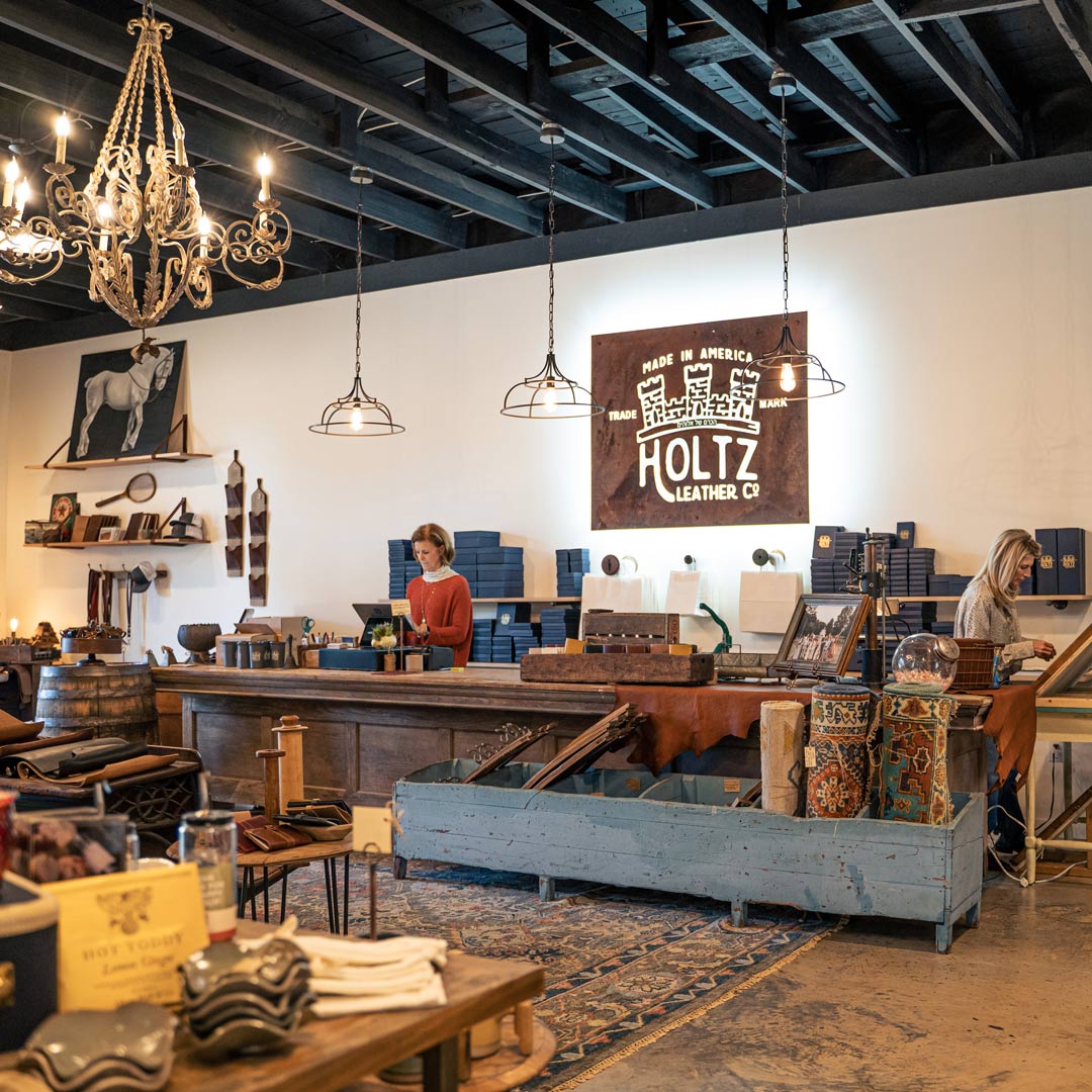 Pickup In store - Holtz Leather