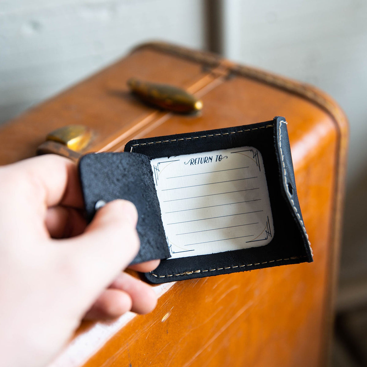 The Adventurer Fine Leather Luggage Tag - Holtz Leather