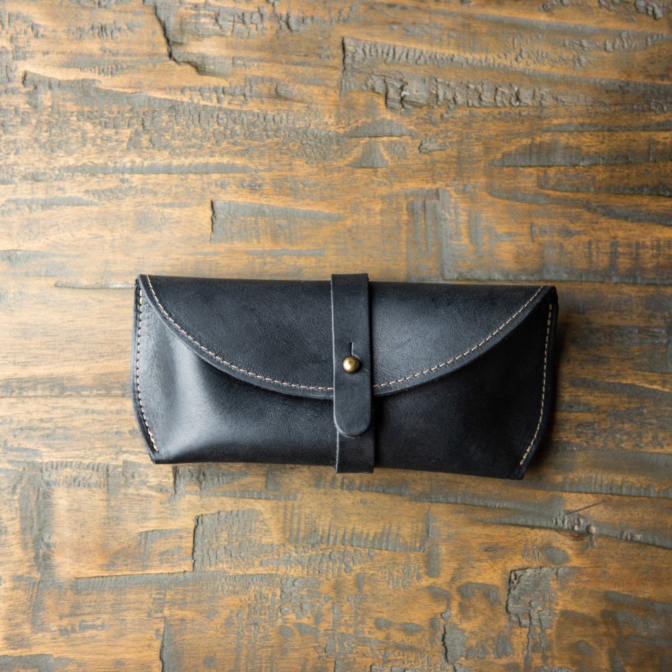 The Aviator Personalized Fine Leather Sunglass Case - Holtz Leather