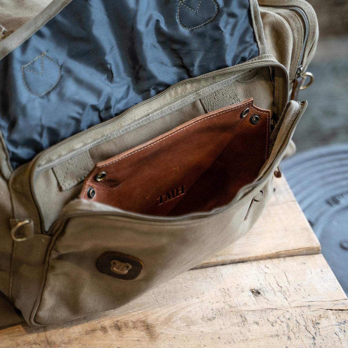 The Jetsetter - Personalized Full - Grain Leather Travel Caddy - Holtz Leather