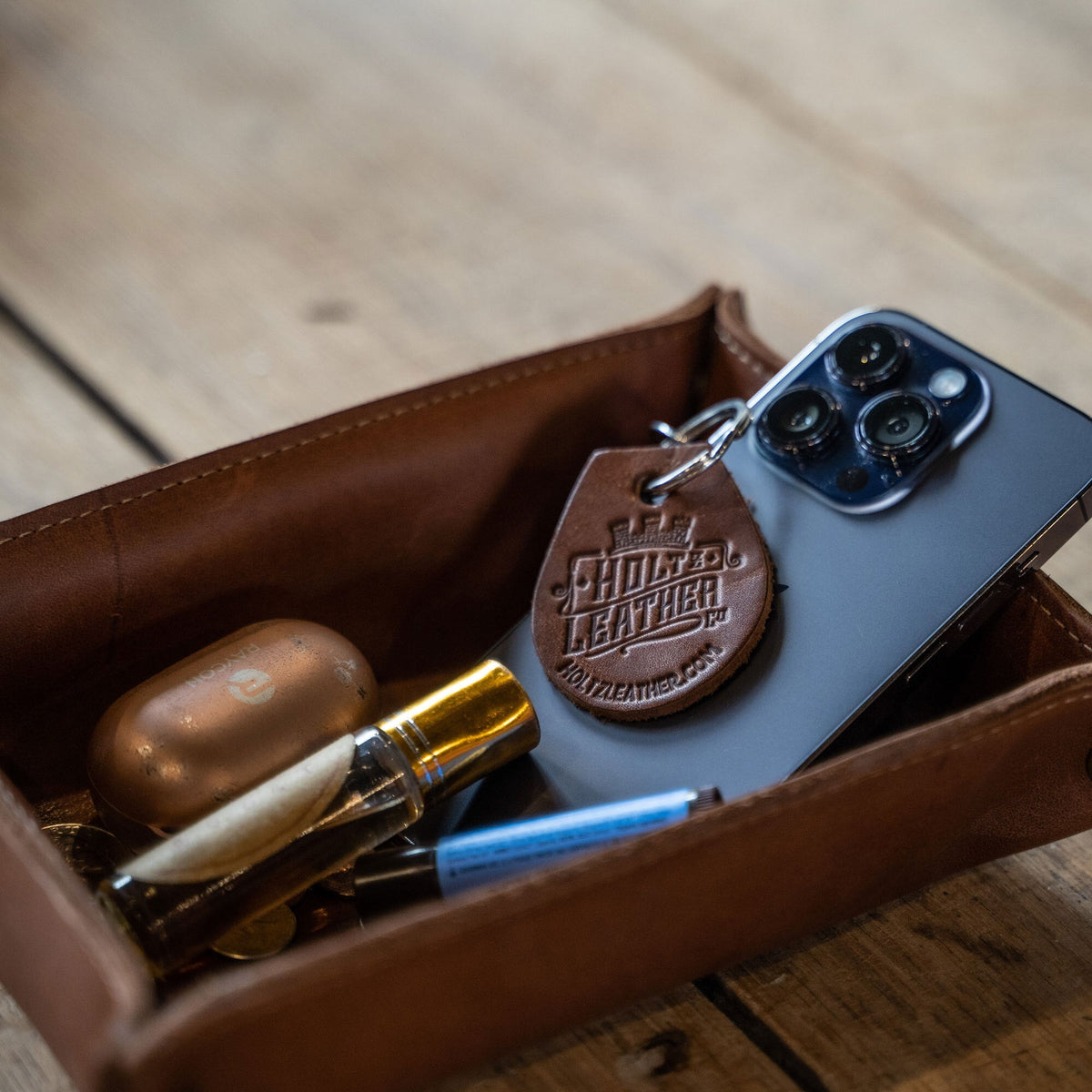 The Jetsetter - Personalized Full - Grain Leather Travel Caddy - Holtz Leather