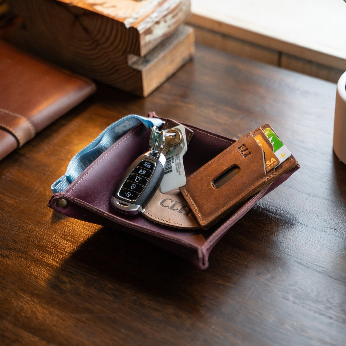 The Monticello Fine Leather Personalized Desk Valet Caddy Tray for Dresser or Office Gift - Holtz Leather