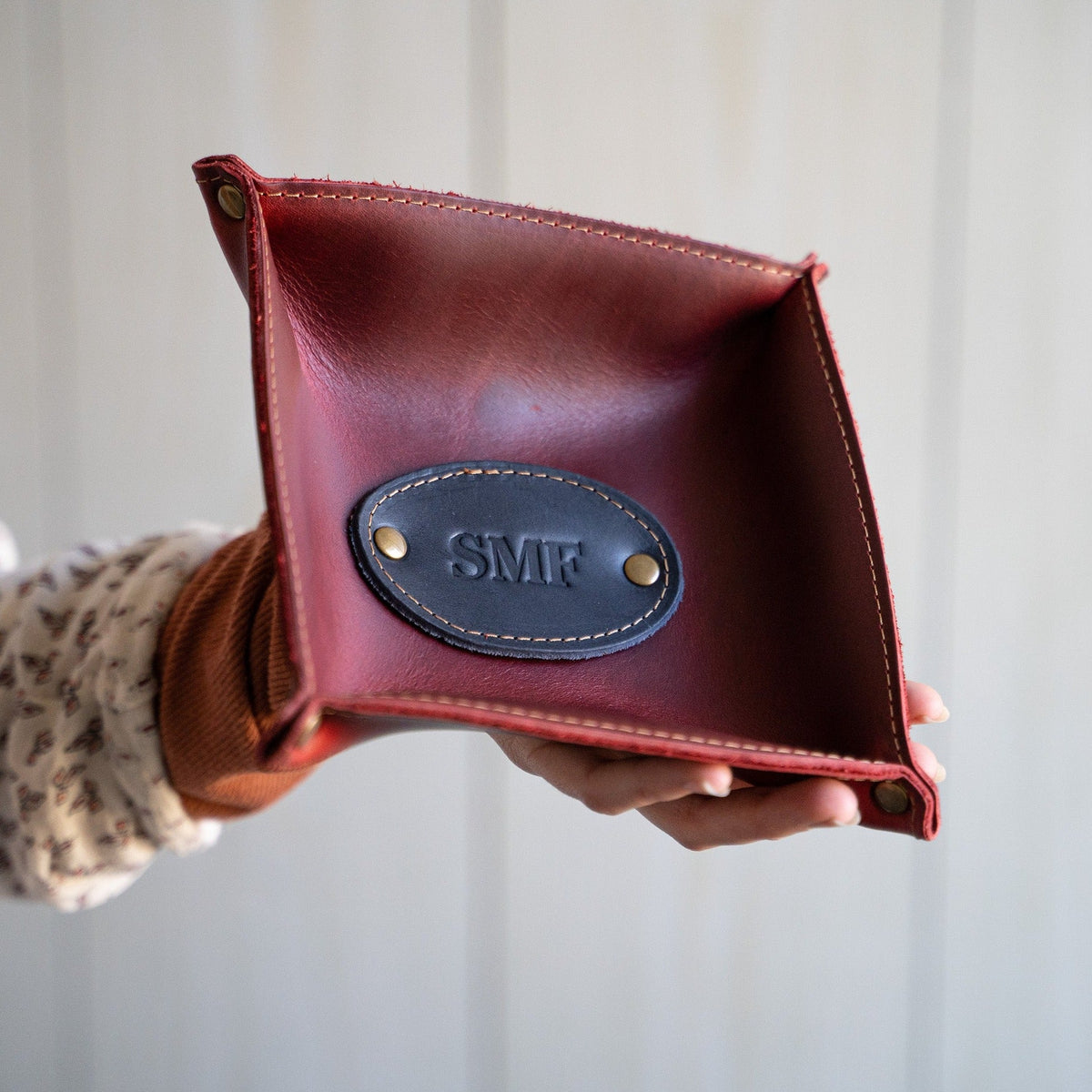 The Monticello Fine Leather Personalized Desk Valet Caddy Tray for Dresser or Office Gift - Holtz Leather