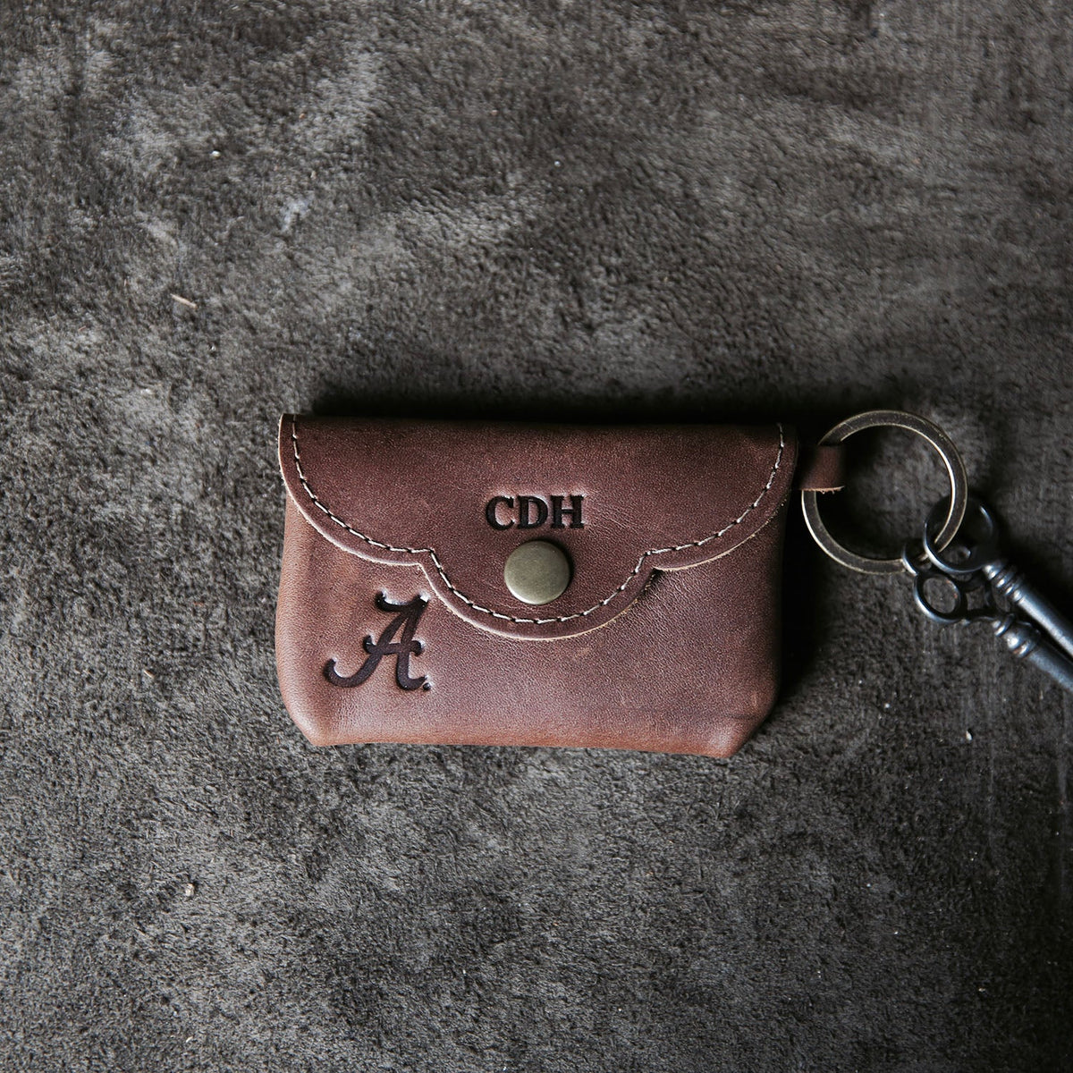 THE OFFICIALLY LICENSED ALABAMA Rosie Fine Leather Scallop Keychain Wallet - Holtz Leather