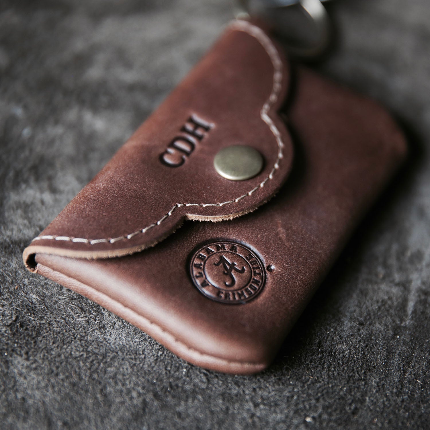 THE OFFICIALLY LICENSED CRIMSON TIDE Rosie Fine Leather Scallop Keychain Wallet - Holtz Leather