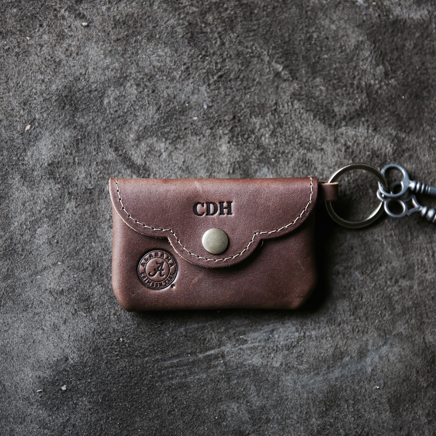 THE OFFICIALLY LICENSED CRIMSON TIDE Rosie Fine Leather Scallop Keychain Wallet - Holtz Leather