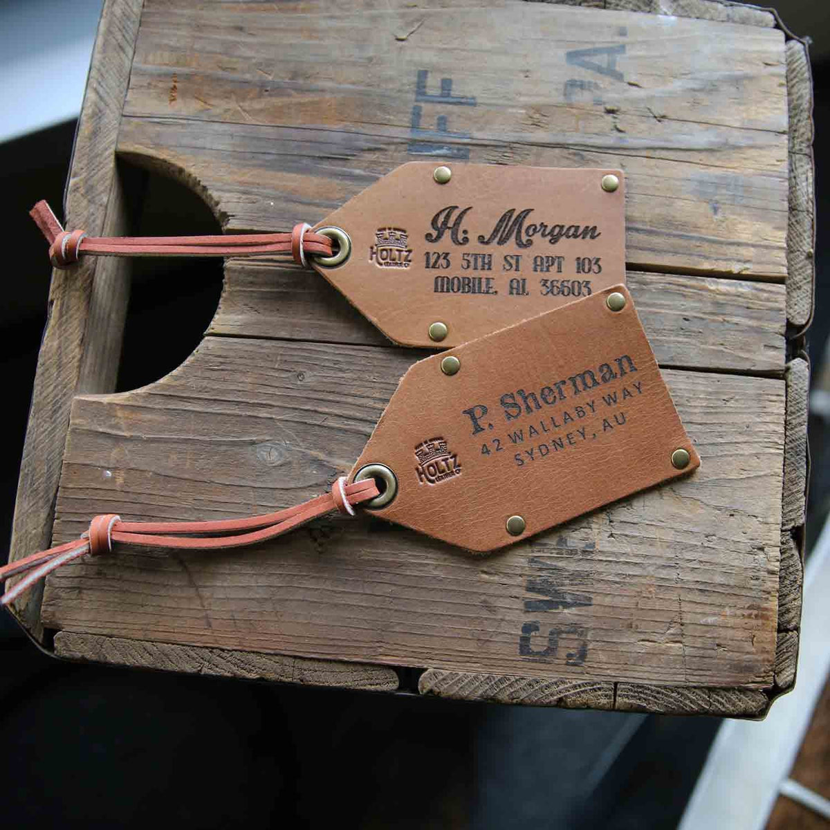 The Traveler Fine Leather Luggage Tag - Holtz Leather